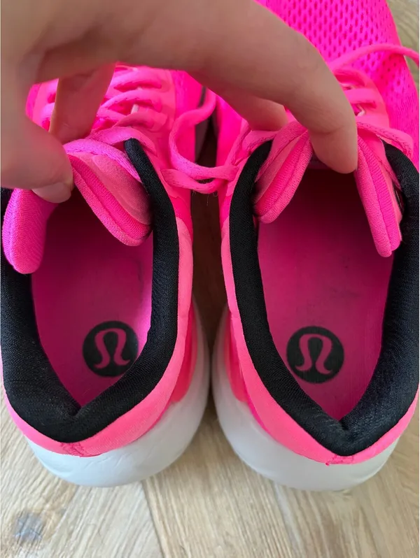 Lululemon Women's Beyondfeel Running Shoes Raspberry Glo Size 6 Sporty Run - Image 5