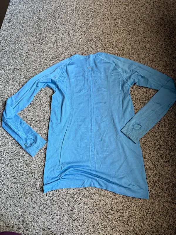Lululemon Swiftly Tech Long Sleeve Crew - Image 3
