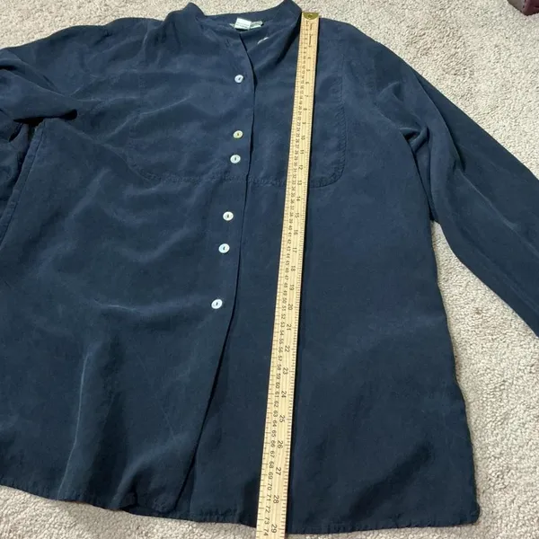 Ann Taylor‎ Silk Mandarin Collar Button Up Shirt Navy Blue Size Medium - Image 5