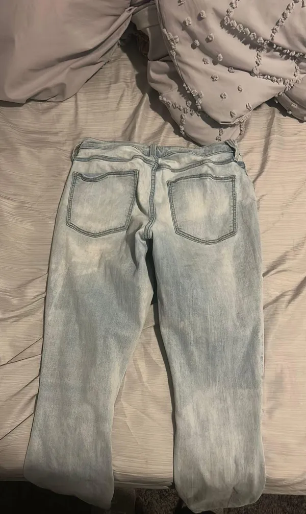 Universal Threads Mom Jeans - Image 2