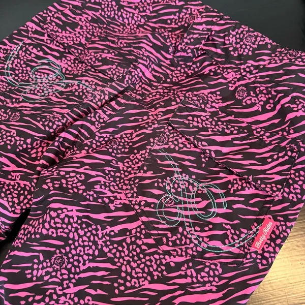 Betty rides Pink and‎ Black snowboarding, ski Pants size extra small women’s - Image 9