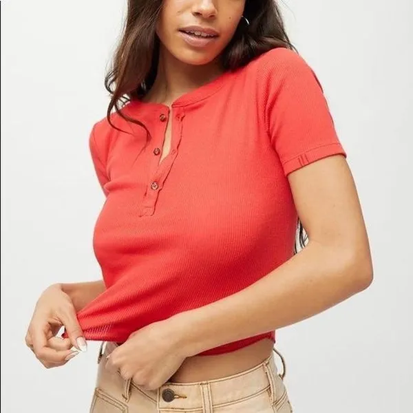 BDG Red Harvey Henley Tshirt Crop Top Size Small - Image 2