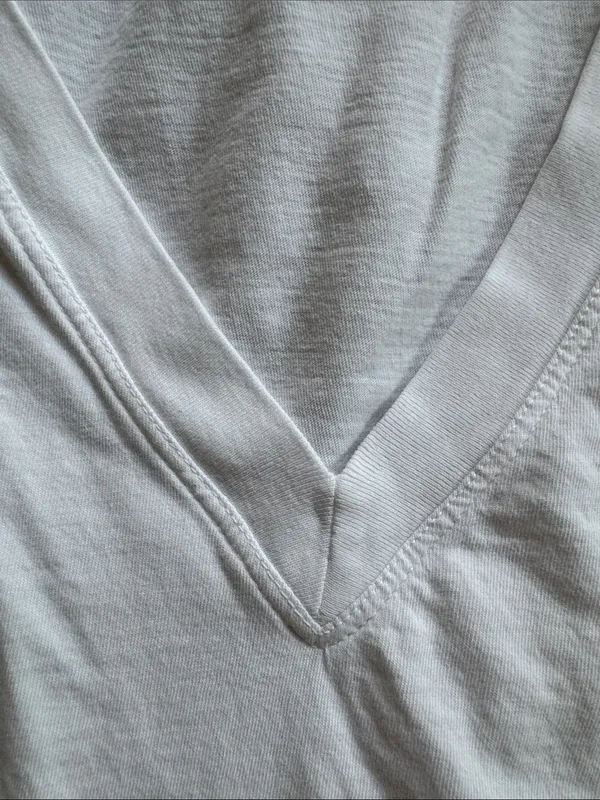 NWOT Good American classic White V-Neck Short Sleeve Tee in sz 2 - Image 5