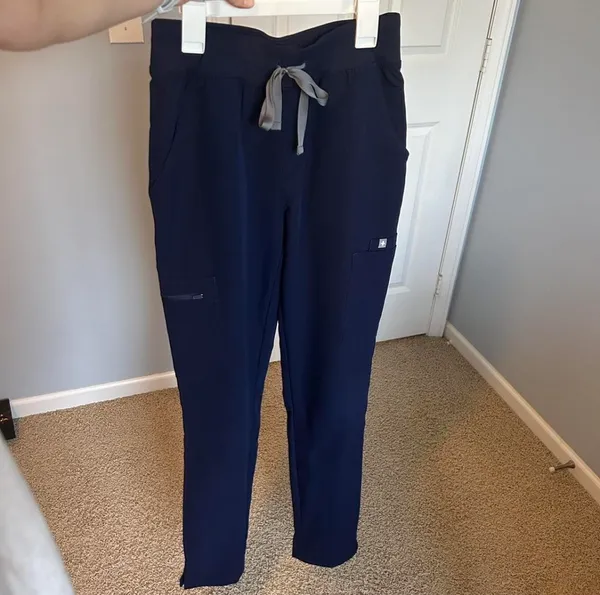 Figs navy blue yola high waisted skinny scrub pants with drawstring waist and pockets - Image 4