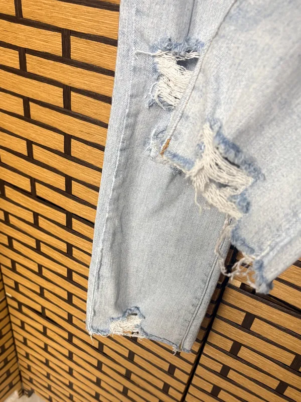 Risen Jeans Size 3/26 - Image 6