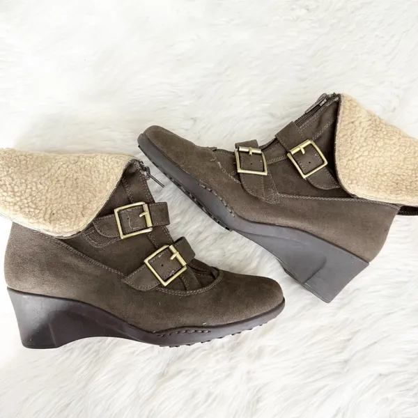 A2 Aerosoles Music Tor Ankle Suede Wedge Boots Brown Wedge Ankle Boots Size 9 - Image 2