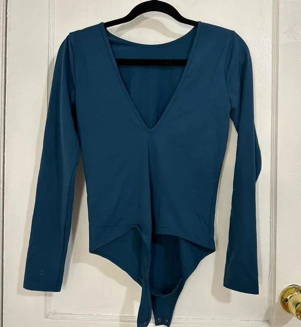 Abercrombie & Fitch Seamless Long Sleeve V‎ Bodysuit Size Medium Blue Open Back - Image 4