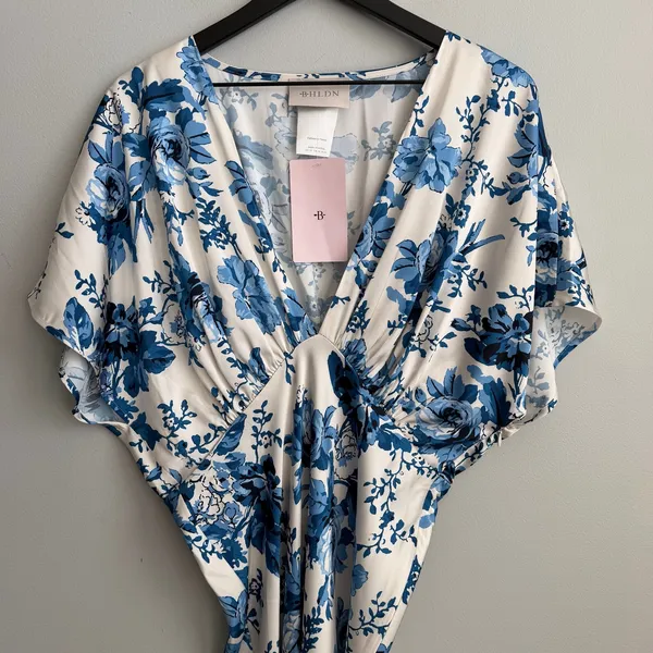 NEW BHLDN Leila Deep-V Flutter Sleeve Maxi Dress in Blue Floral Size 12 - Image 5