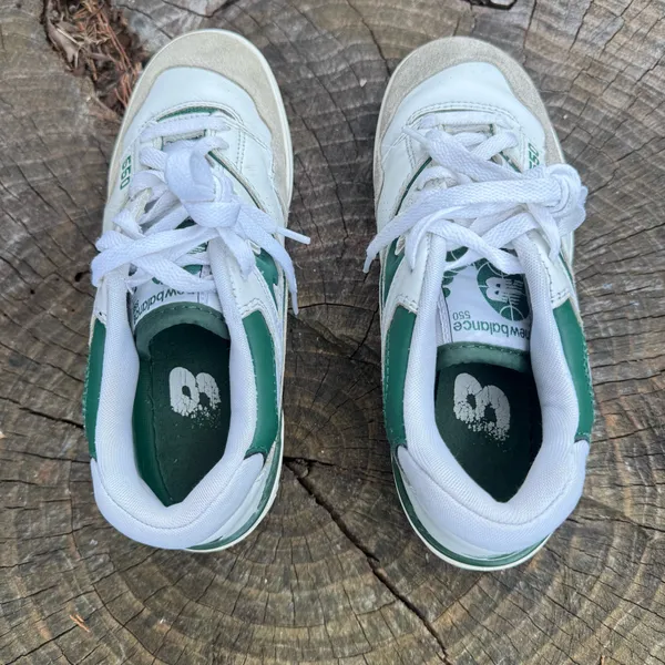 New Balance Men's 550 men’s Sneaker, shoes size 5.5 - Image 5