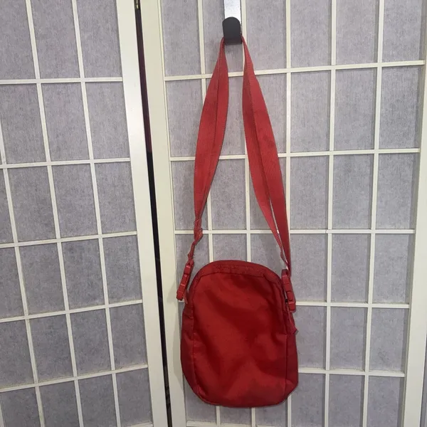 Nike Heritage Sportswear‎ Unisex Red Orange Logo Athletic Running Crossbody Bag - Image 3