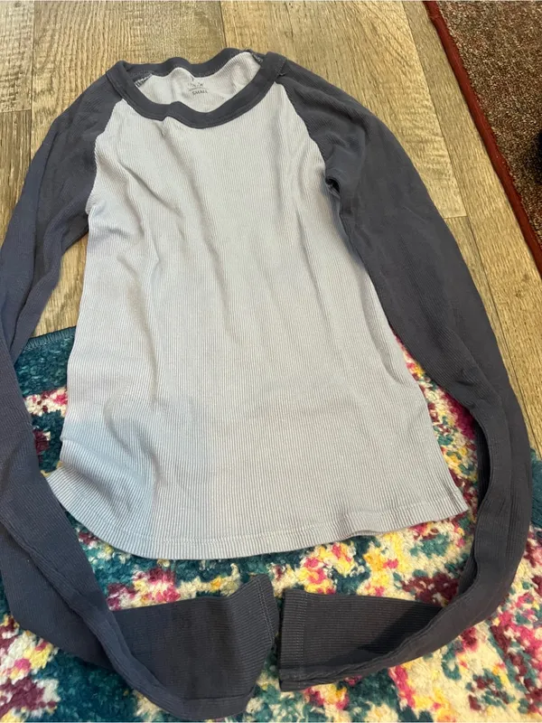 Brandy Melville John galt navy baseball top - Image 8