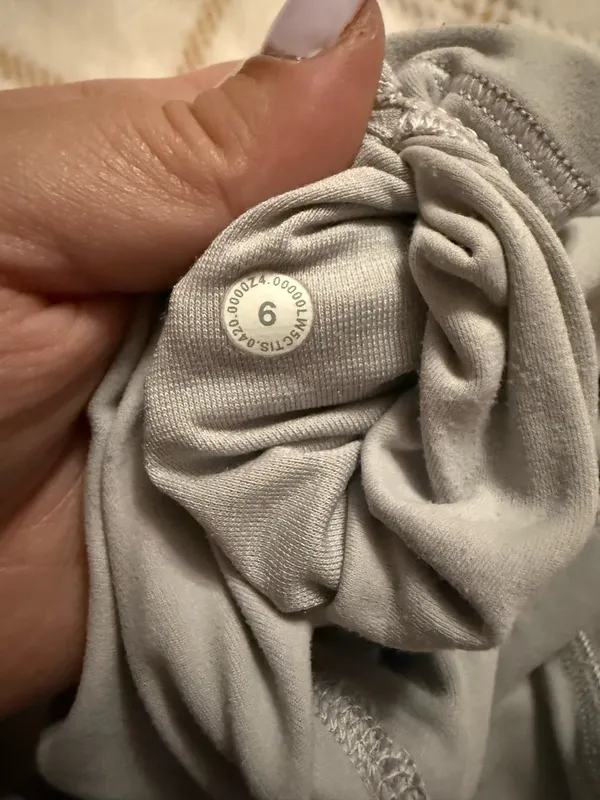 Lululemon Leggings Light Grey - Image 3