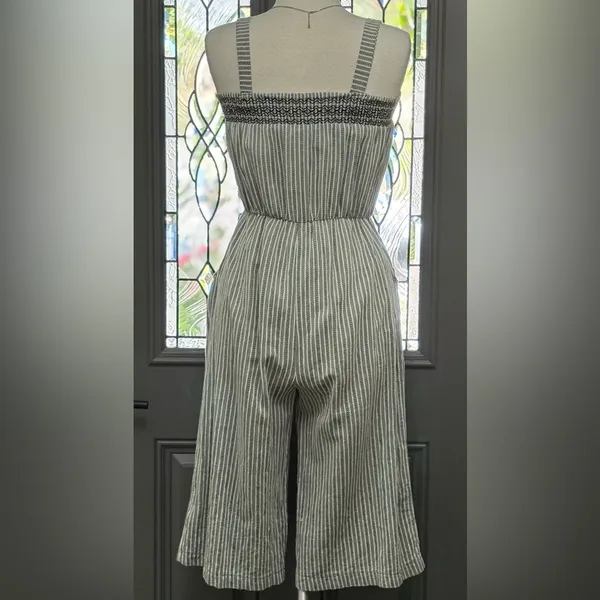 Universal Threads Striped Wide-Leg Cropped Jumpsuit with Tie Waist - Image 4