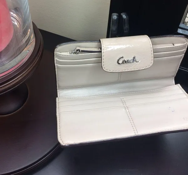 Coach Large Beige Wallet - Image 3