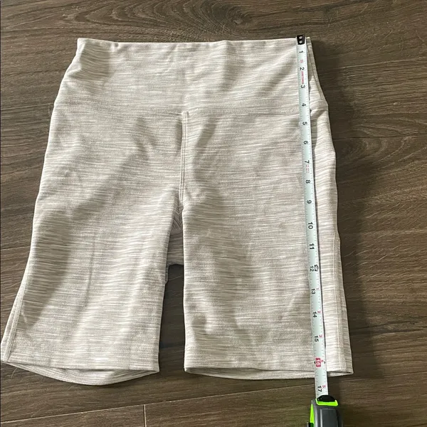 Outdoor Voices Heather Gray Activewear Bike Shorts, Size Small - Image 5