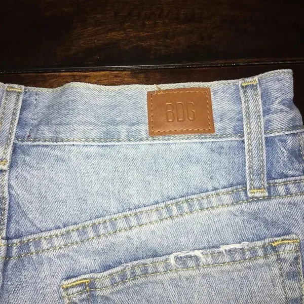 BDG Women High Waisted Distressed Denim Shorts Size 28 v6x - Image 5