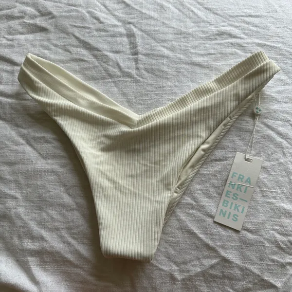 Frankie's Bikinis NWT White Ribbed Austin Bottoms - Image 3