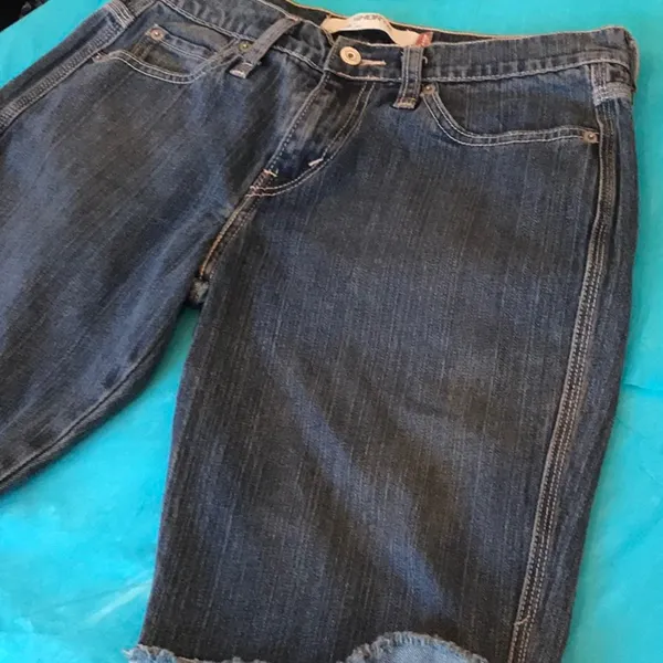 Levi’s shorts size 8 - Image 2