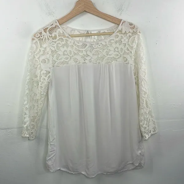 Old Navy Relaxed Lace-Trim Blouse size Small White - Image 3