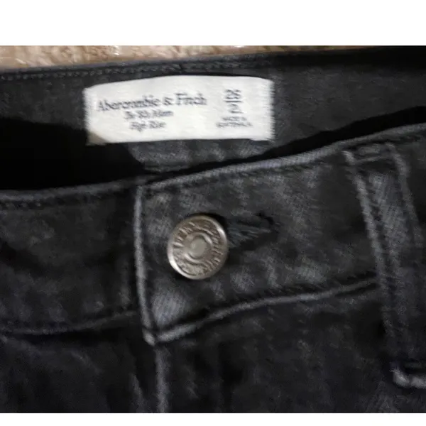 Abercrombie & Fitch High Rise Mom Jeans‎ Washed Black 26/2L 15500912 - Image 10