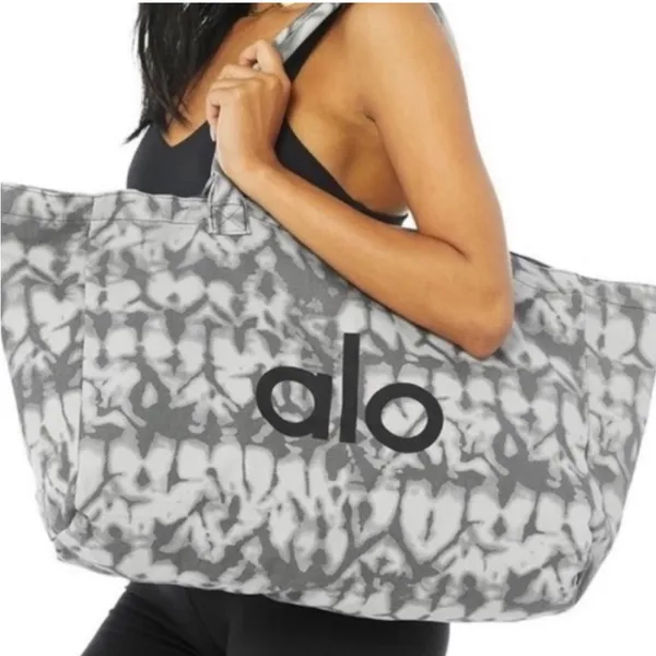 Alo tie dye tote - Image 2