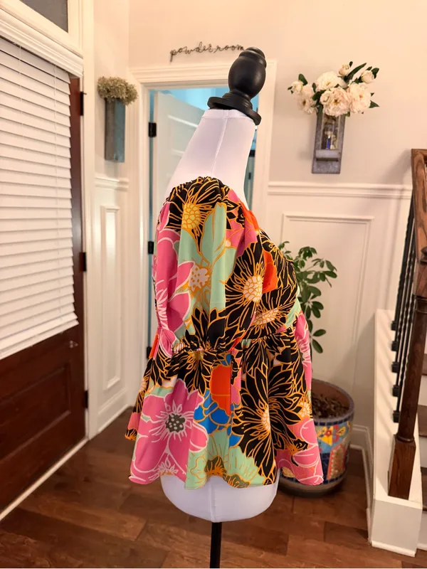 Entro NWOT Vibrant Floral Puff-Sleeve Peplum Top - Pink Multi - Image 4