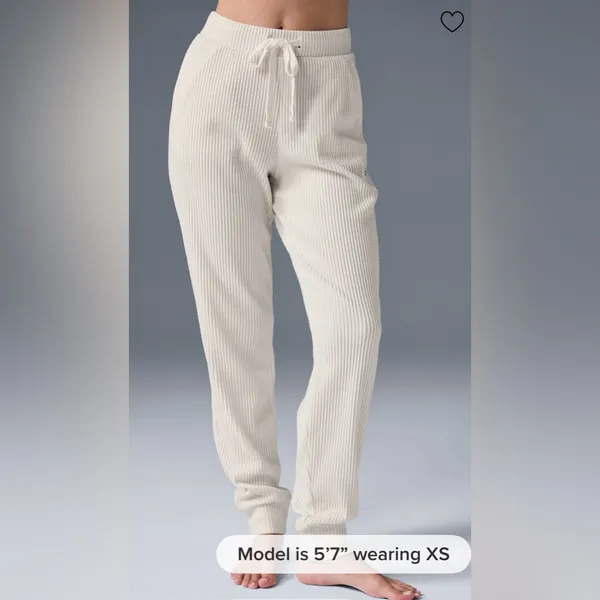 Alo Yoga NWOT Muse Sweatpants Ivory Size L - Image 3