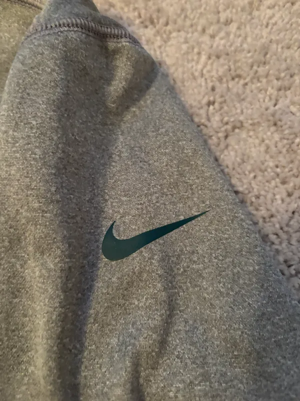 Nike Eagles Hoodie - Image 4