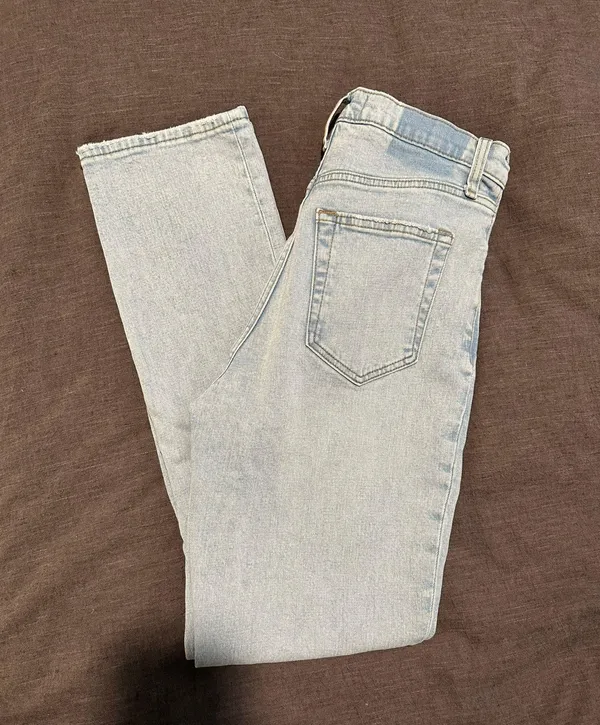 Abercrombie Ultra High Rise Slim Straight Jean - Image 4