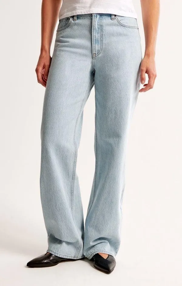 Abercrombie & Fitch High Rise Loose Jeans - Image 2