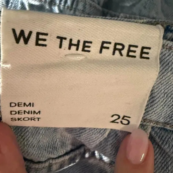 Free People ( We The Free) Denim Skort . Perfect for any occasion. NWOT, size 25 - Image 4