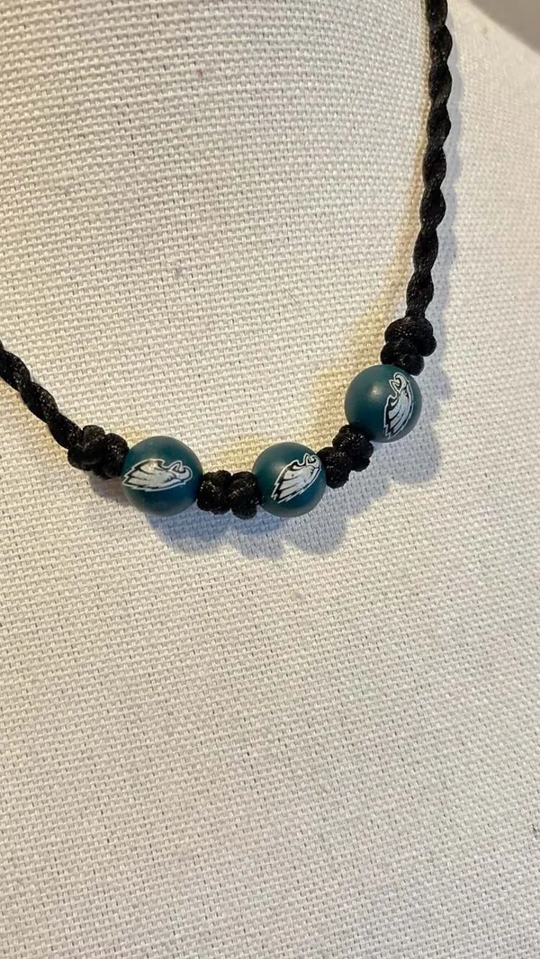 Philadelphia Eagles NFL Team Logo Bead Macramé Choker Necklace - Image 5