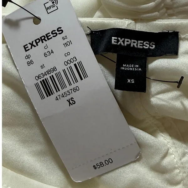 EXPRESS Ruched Flutter Sleeve Ivory Off White Blouse NWT $58‎ Size XS - Image 7