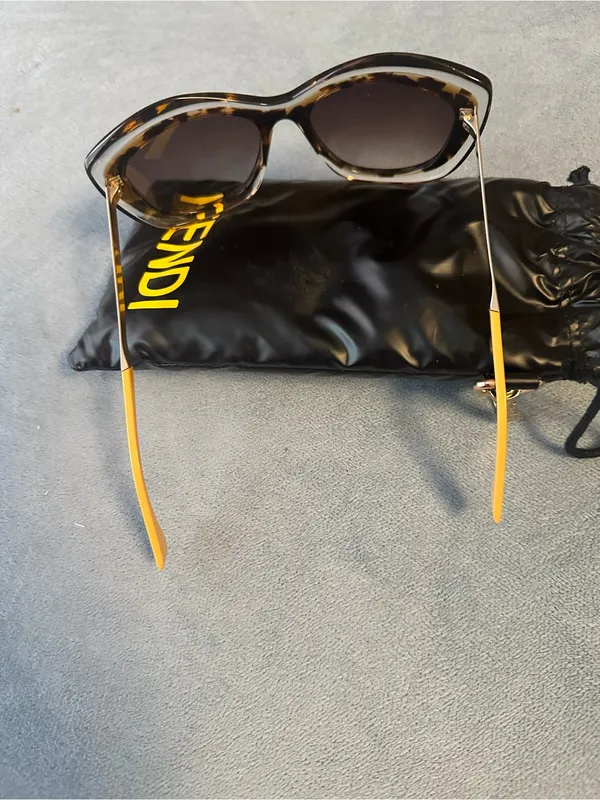 Fendi Tortoiseshell Cat Eye Sunglasses with Gold Temples - Image 7