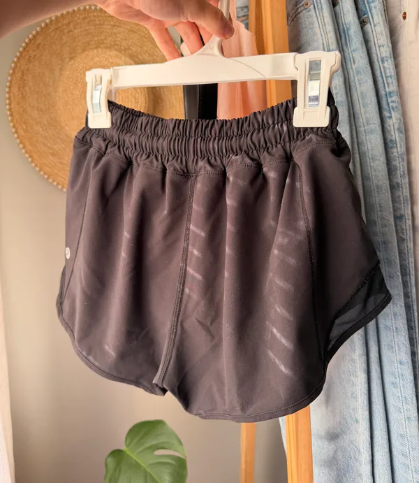 Hotty Hot Low-Rise Lined Short 2.5" - Image 2