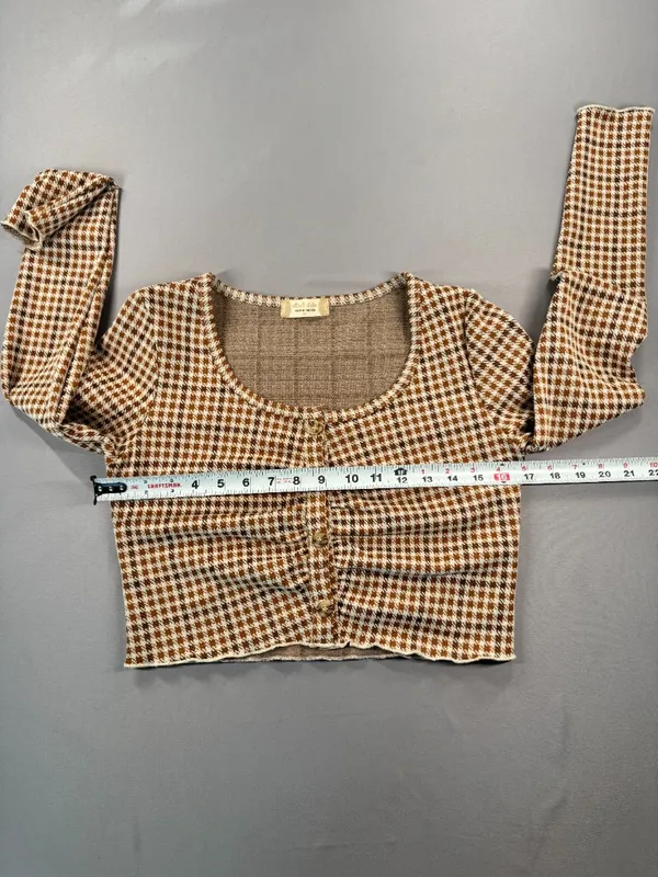 Altar'd State Brown and White Houndstooth Long Sleeve Button-Up Crop Top Medium - Image 7