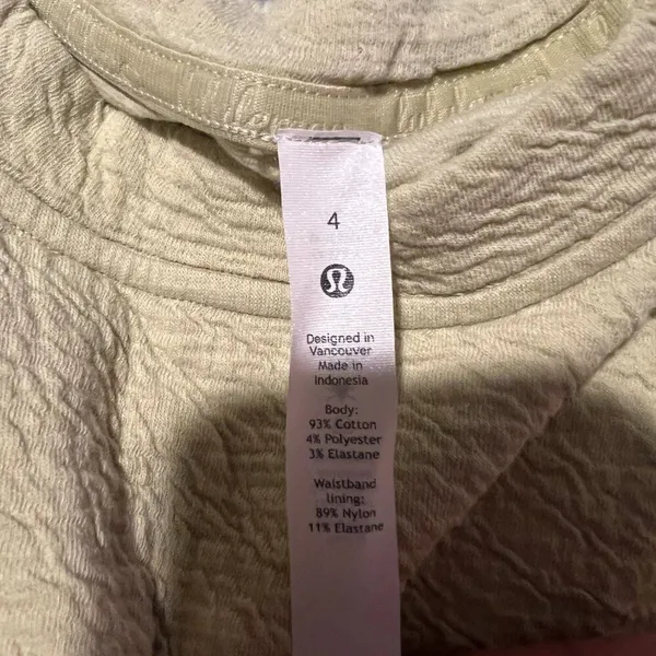 Lululemon Textured Crewneck Pullover Color is a Dew Green Size 4‎ - Image 13