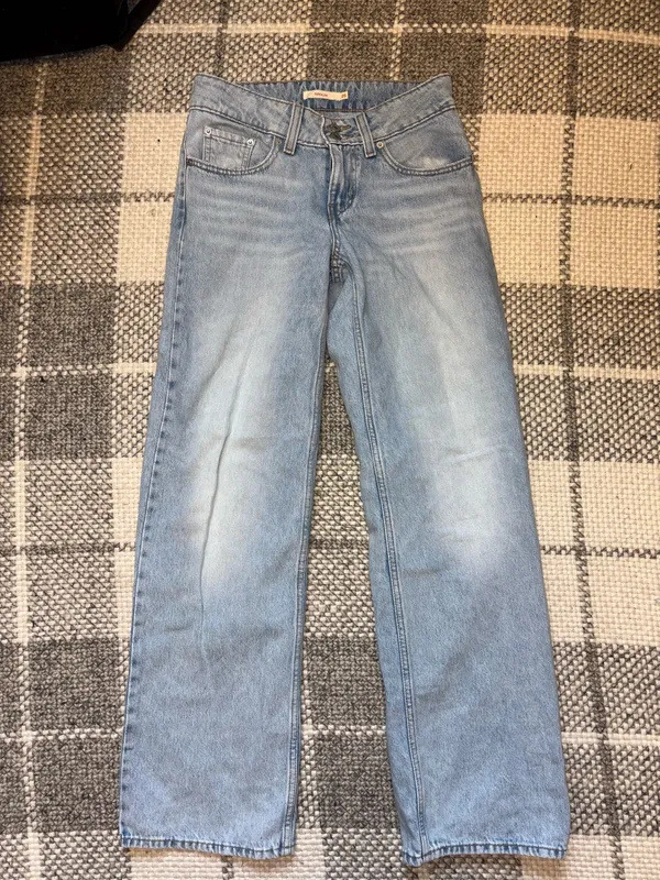 Levi’s Low-Rise Jeans - Image 3