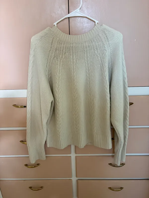 On 34 th White Cardigan Size XL - Image 4
