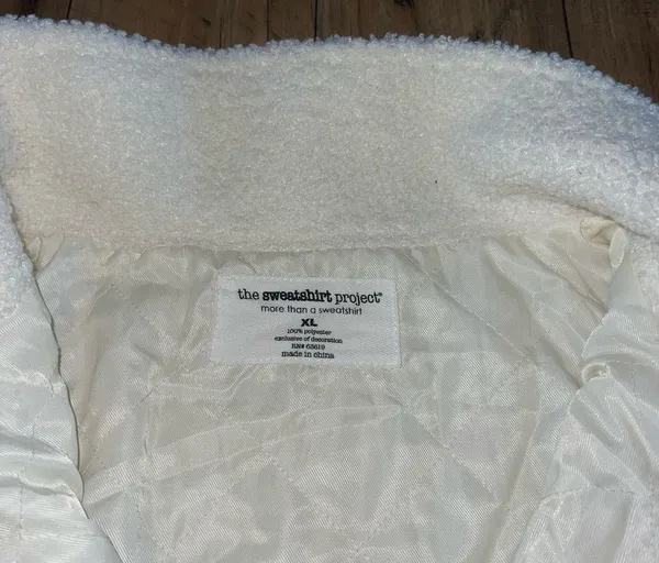Cream fuzzy jacket Size XL - Image 5