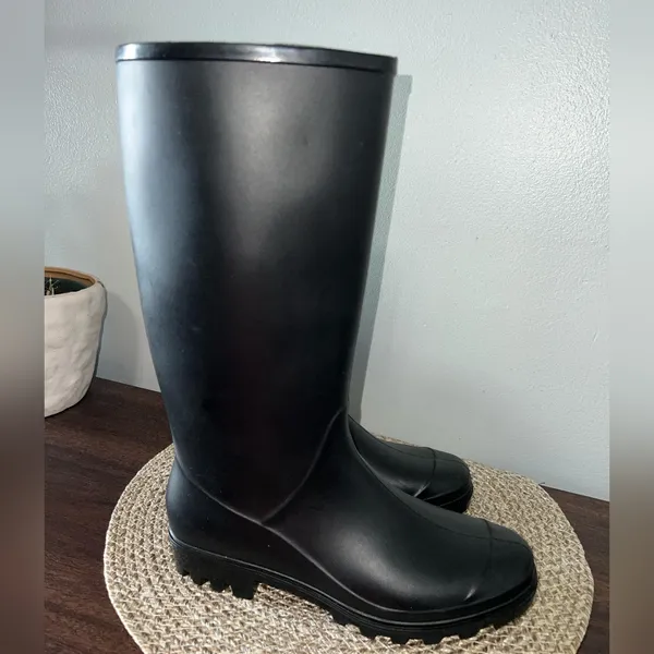 Rubber Rain Boots Size 8 - Image 5