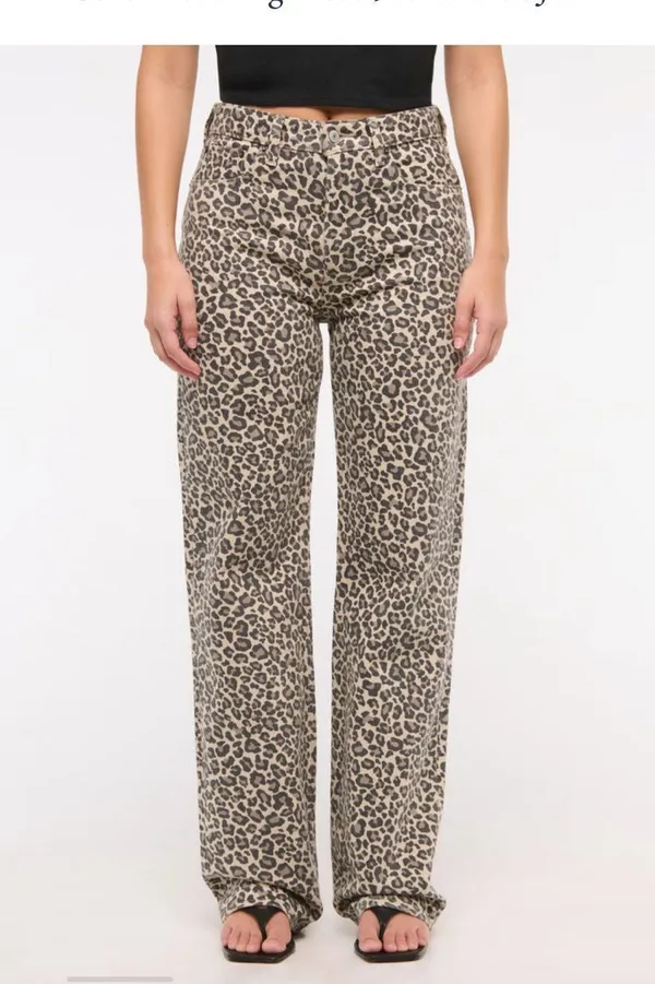 Abercrombie Curve Love High Rise 90s Relaxed Jean - Image 3