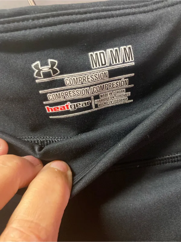 Under Armour Black Women's Crop Performance Leggings - Image 3