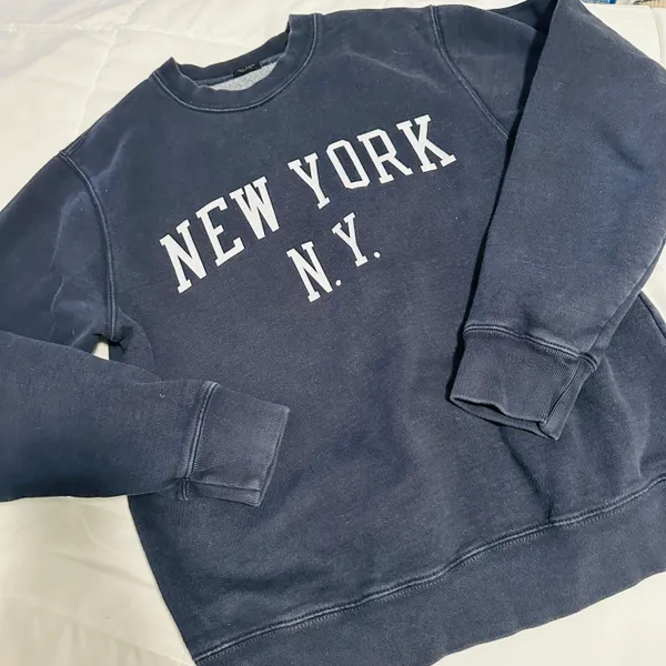 Brandy Melville Sweatshirt - Image 4