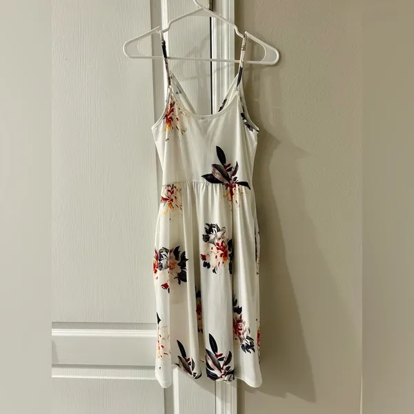 NWT Women’s Size Small Floral White Sleeveless Dress - Image 7
