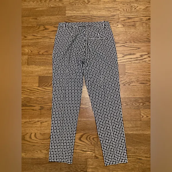 H&M Ankle straight pants Black and white geometric print. Size 8 - Image 6