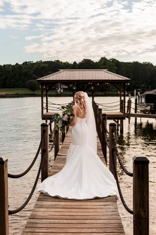 Vow’d Wedding Dress White Size 4 - Image 7