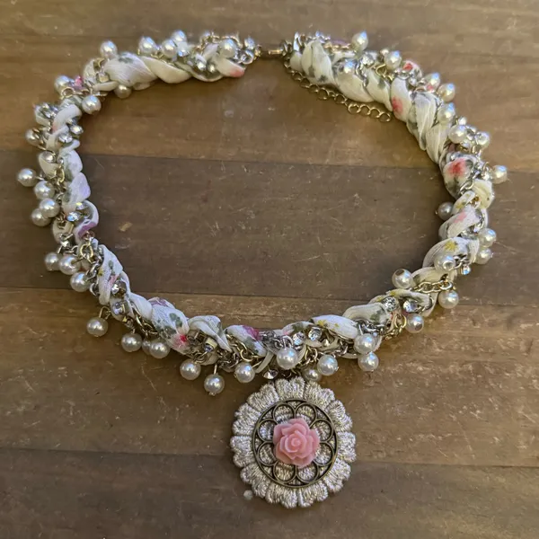 Pearls and rhinestones floral braided ribbon pendant necklace - Image 3