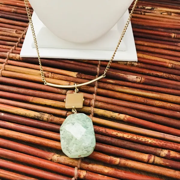 Chico’s Long Gold Tone Necklace Green Stone - Image 2