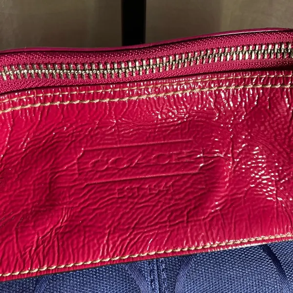 COACH LAURA signature patent top Pink and Blue Women's SHOULDERBAG tote - Image 7